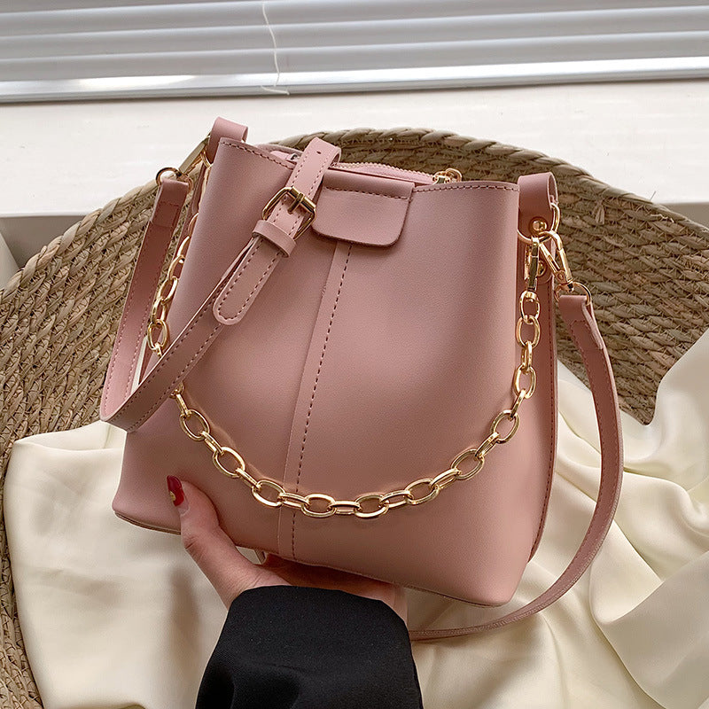 Simple Chain Fashion Messenger Bag Textured Bucket