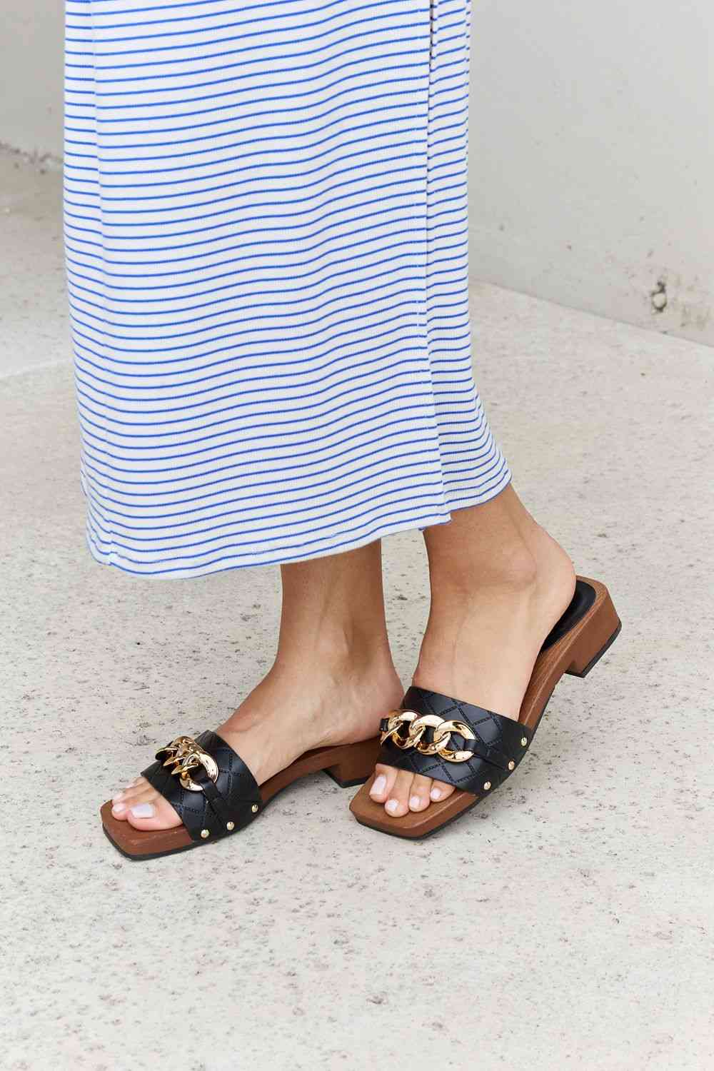 Square Toe Chain Detail Clog Sandal in Black