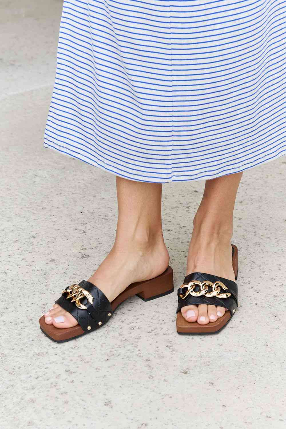 Square Toe Chain Detail Clog Sandal in Black