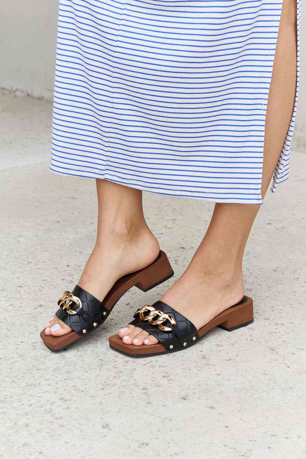 Square Toe Chain Detail Clog Sandal in Black